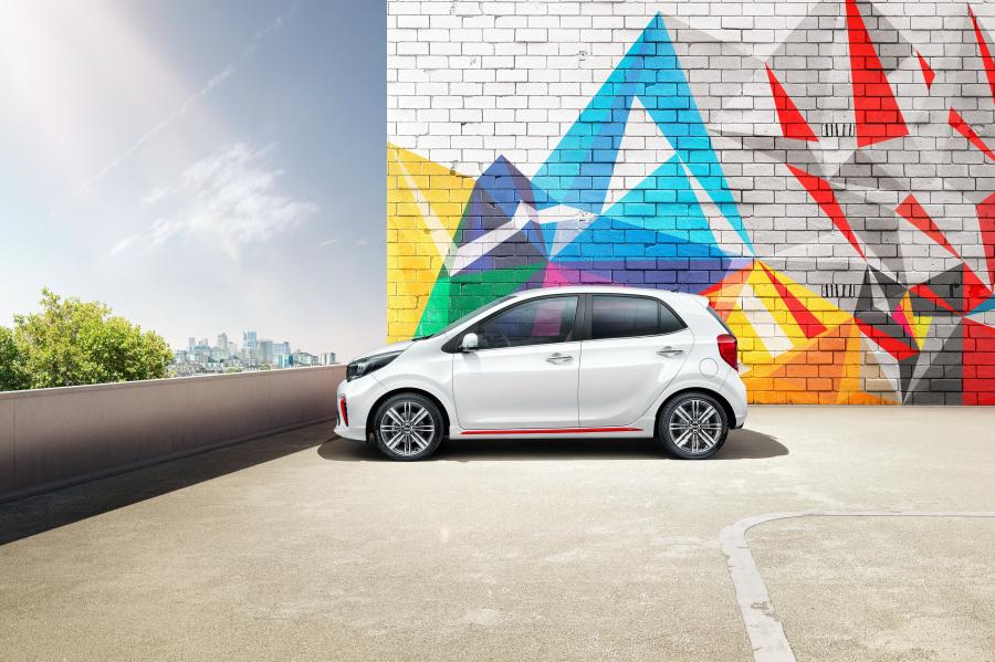  Kia Picanto GT Line 5-Door 2017 года  (WW) (фото 3 из 45)
